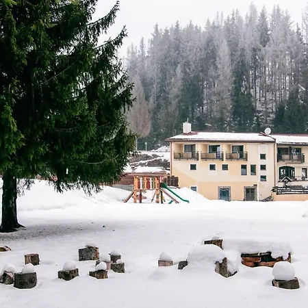 בית הארחה Salamander Mlynky