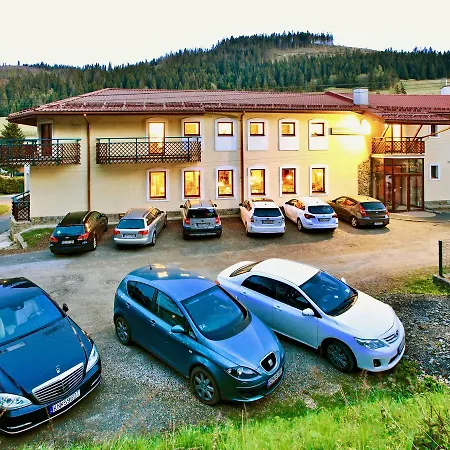 Salamander בית הארחה 2*